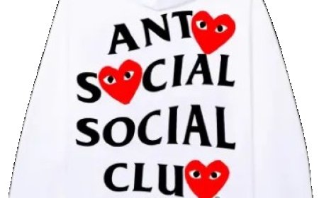 Why CDG Hoodies Are Taking Over UK Streets