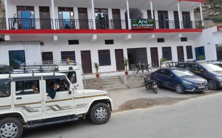 Here’s a list of some budget-friendly hotels across each Char Dham location