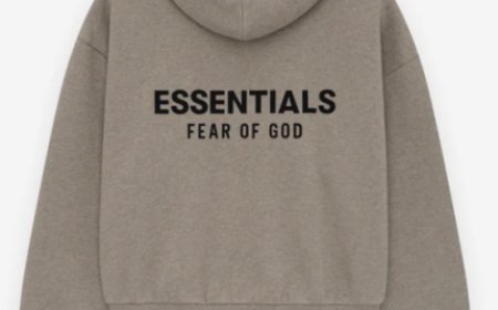 Essentials Hoodie – Effortless Style, Everyday Wear