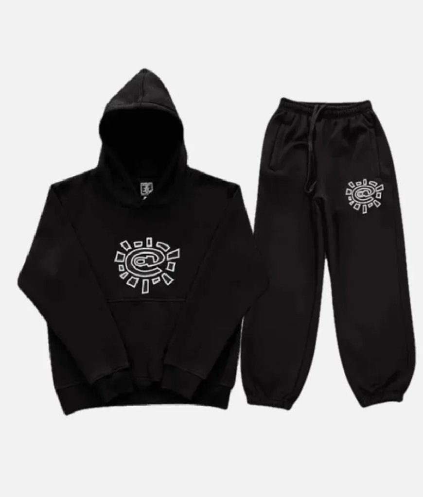 How to Choose a Summer Tracksuit for Women and Men