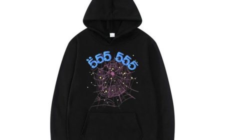 Sp5der Clothing: Breaking Fashion Norms with the Black Spider Hoodie