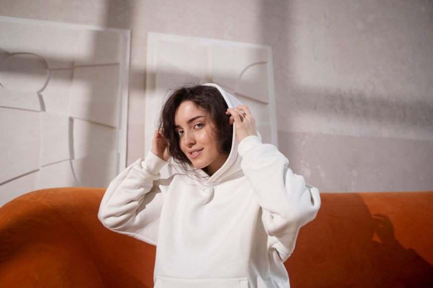 Cozy Style That Speaks Comfort: Hoodies for Women